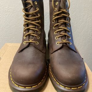 NWT dr martens crazy horse